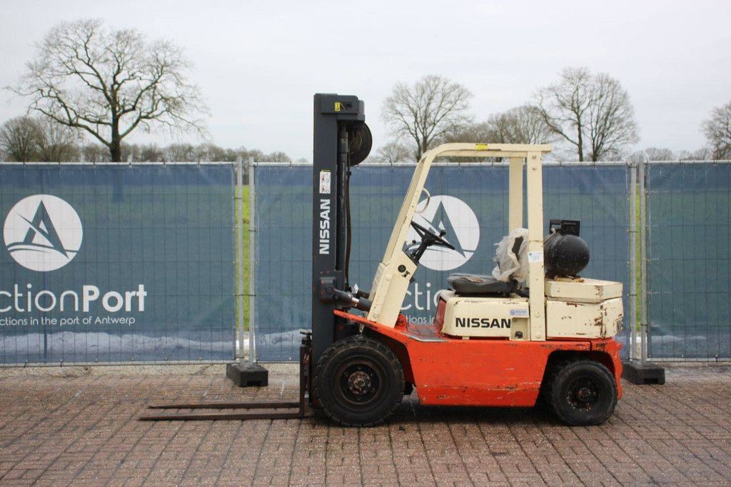 Forklift Nissan PF02A20U LPG 2000kg 3.7m