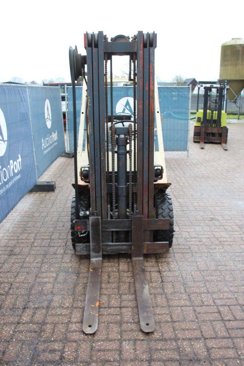 Forklift Nissan PF02A20U LPG 2000kg 3.7m