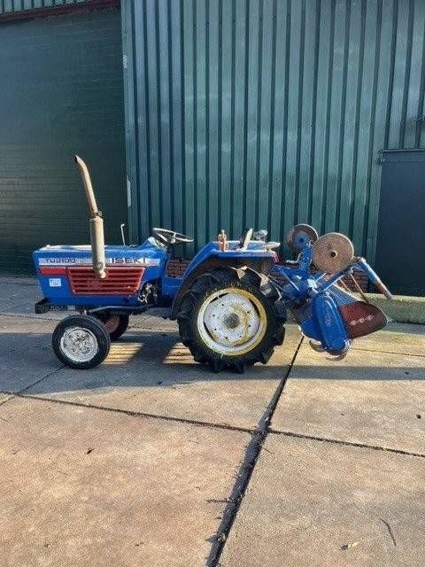 Kleintraktor Iseki TU2100 Diesel 21 PS mit Grubber