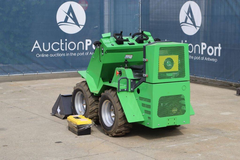 Skid Steer Loader Nycheki SK-911 Petrol