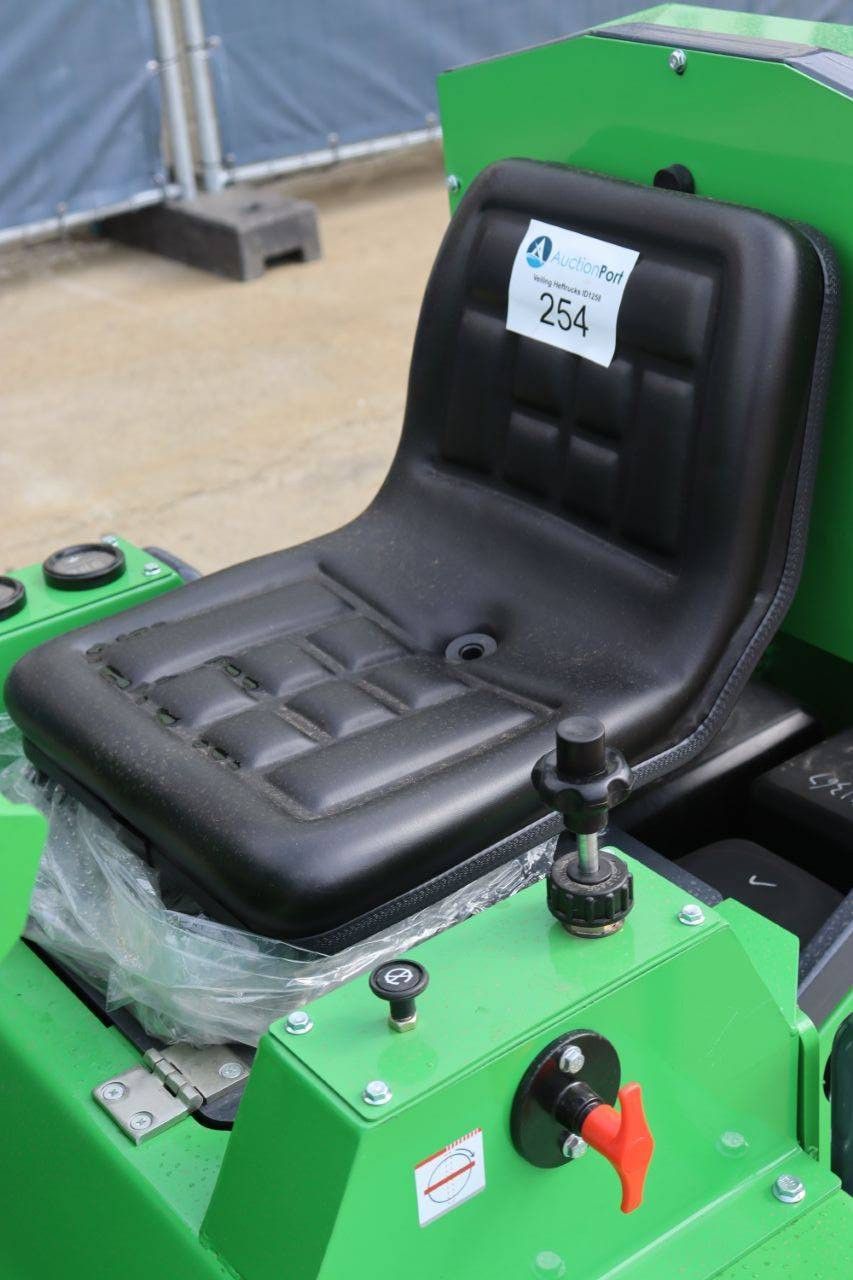 Skid Steer Loader Nycheki SK-911 Petrol