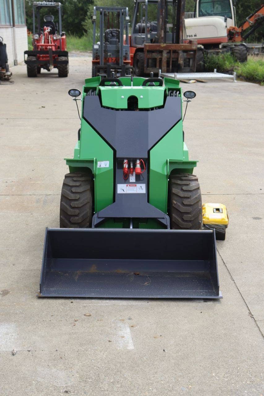 Skid Steer Loader Nycheki SK-911 Petrol