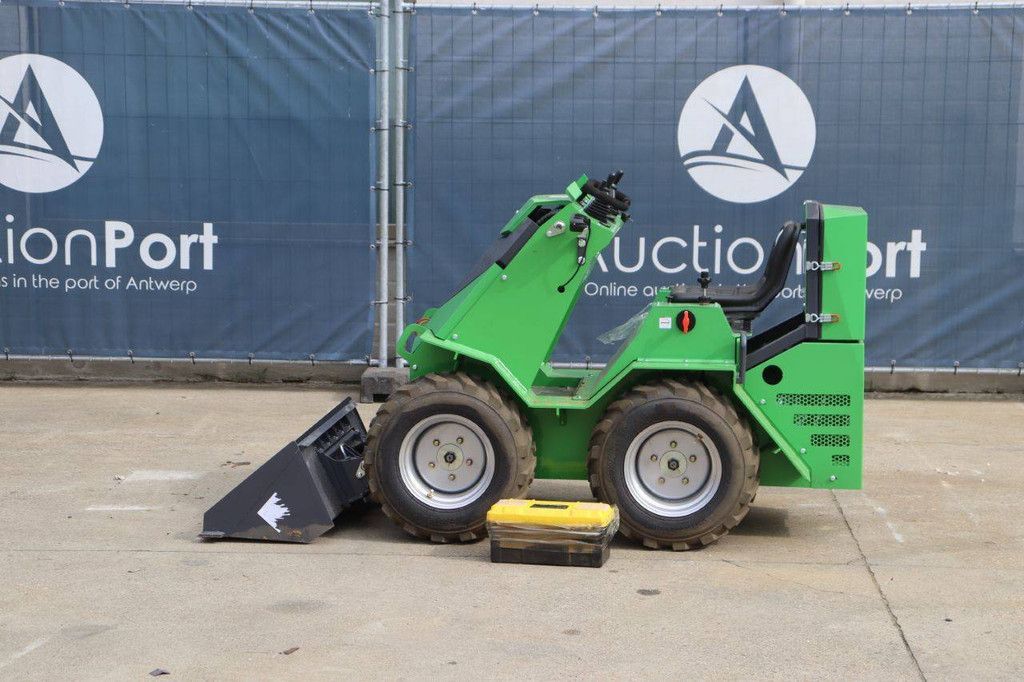 Skid Steer Loader Nycheki SK-911 Petrol