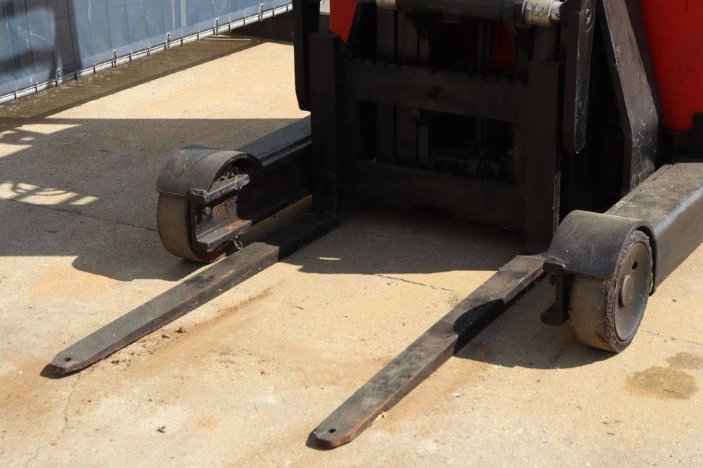 Reach truck Linde R16 Electric 1600kg 4.79m 1997