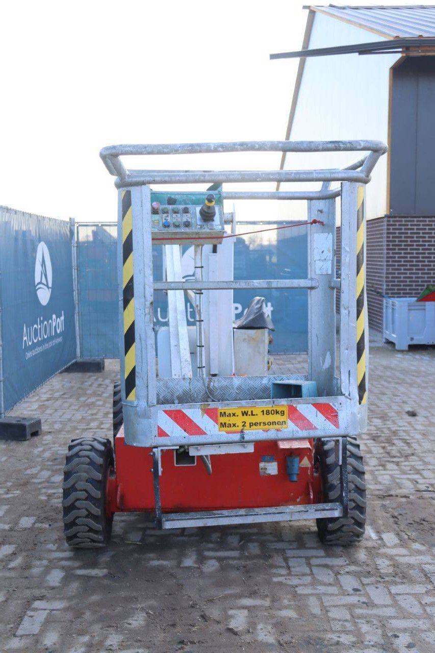 SkyHigh ST 1000 Elektrische Gelenkteleskoparbeitsbühne 10 m 1992