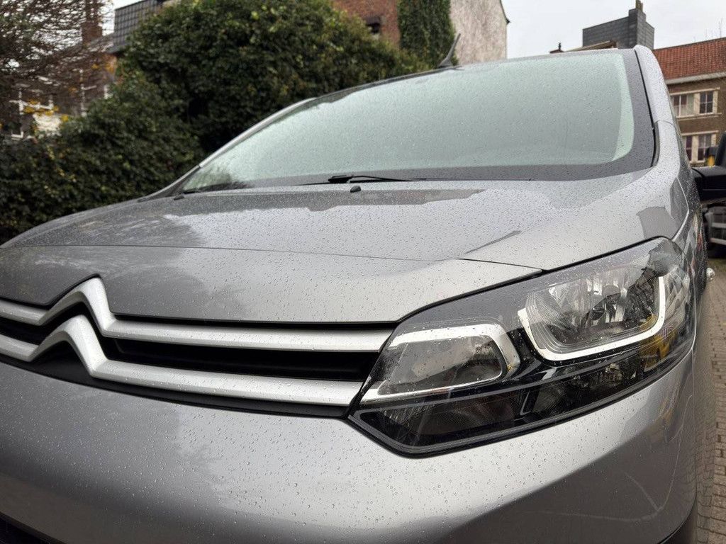 Passenger car Citroën Jumpy Diesel 119 hp 2019