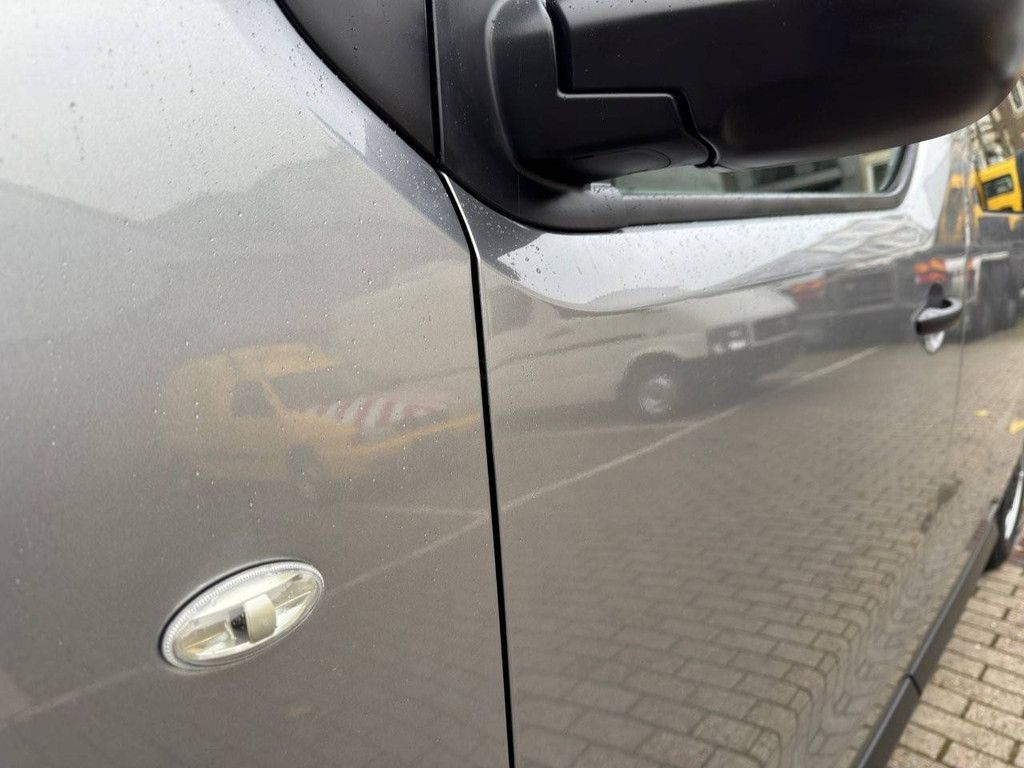 Passenger car Citroën Jumpy Diesel 119 hp 2019