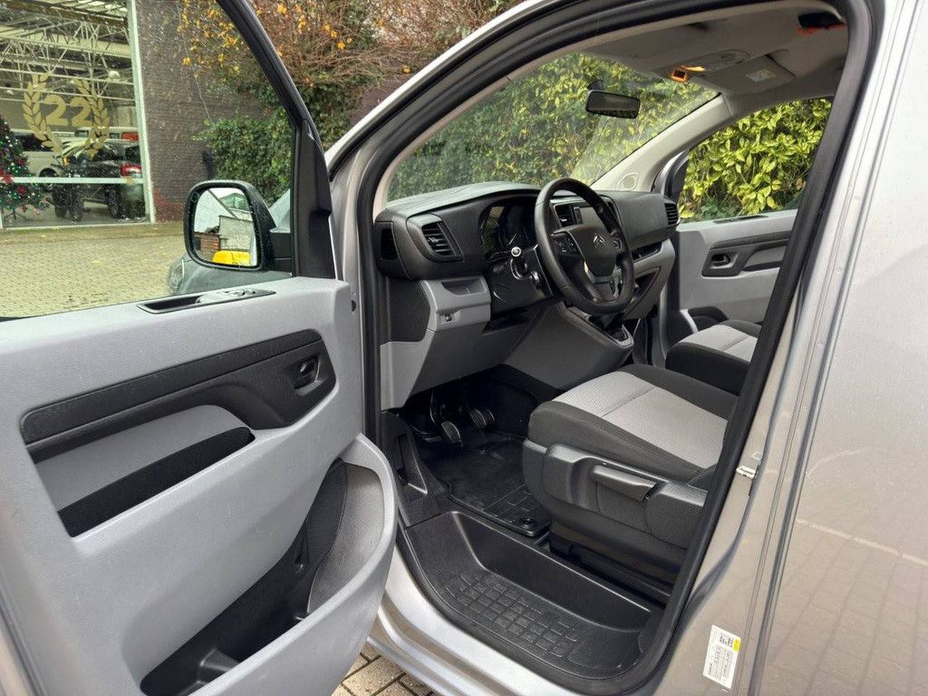 Passenger car Citroën Jumpy Diesel 119 hp 2019