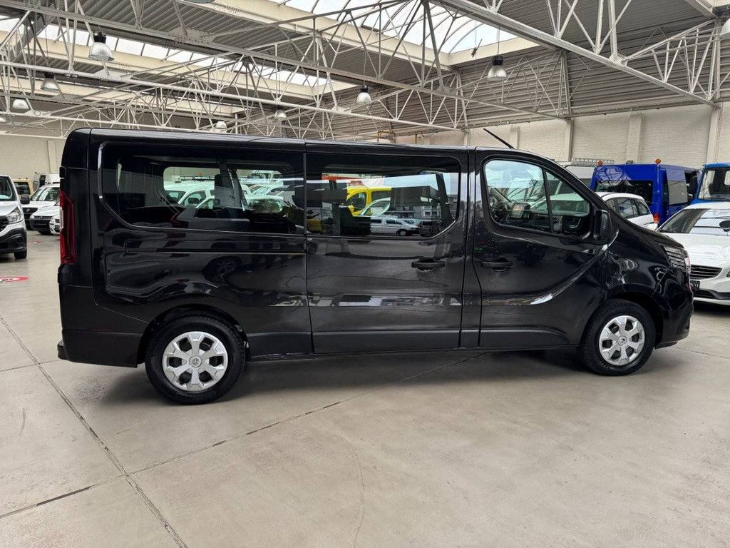 Passenger car Renault Trafic Diesel 110 hp 2022