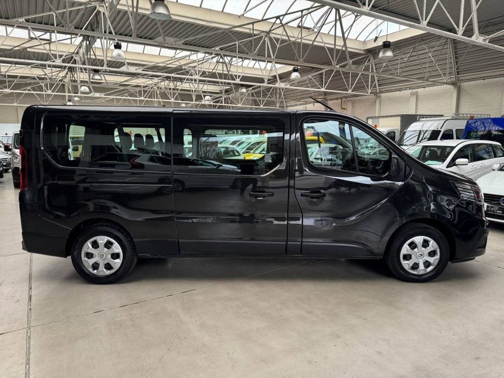 Passenger car Renault Trafic Diesel 110 hp 2022