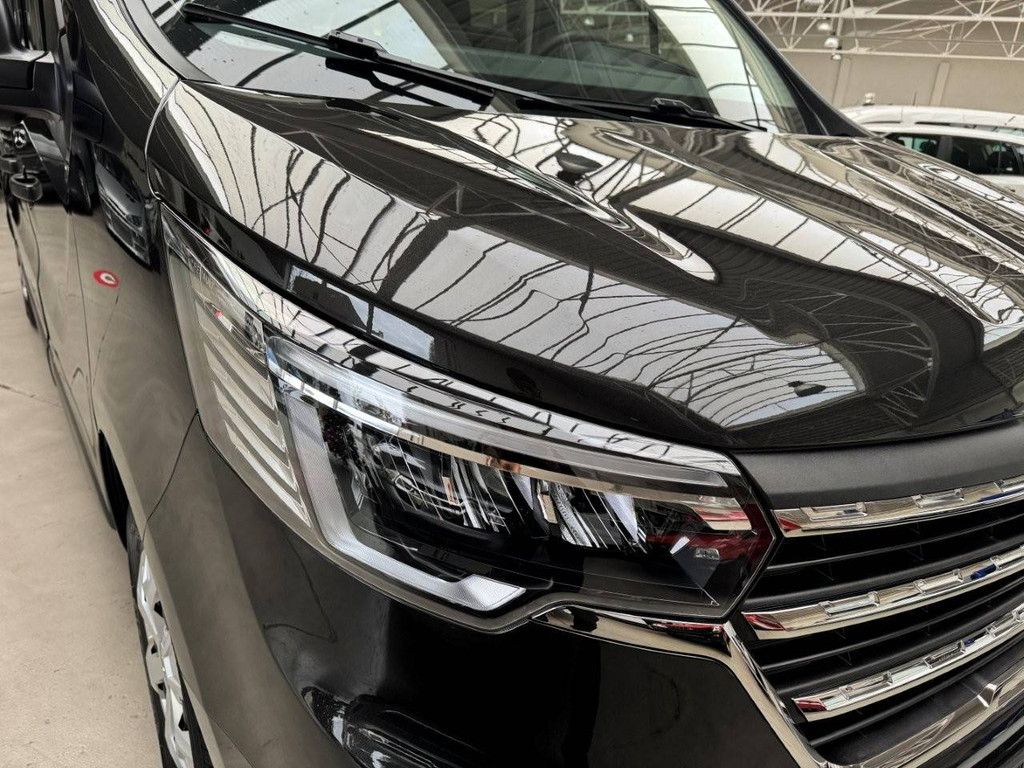 Passenger car Renault Trafic Diesel 110 hp 2022