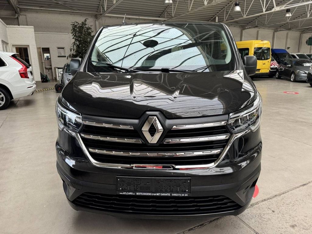 Passenger car Renault Trafic Diesel 110 hp 2022