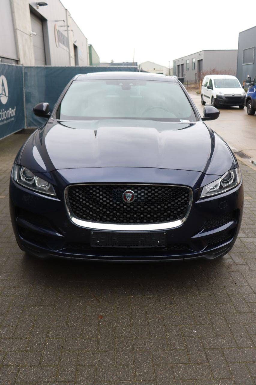 SUV Jaguar F-PACE Diesel 132kW 2017