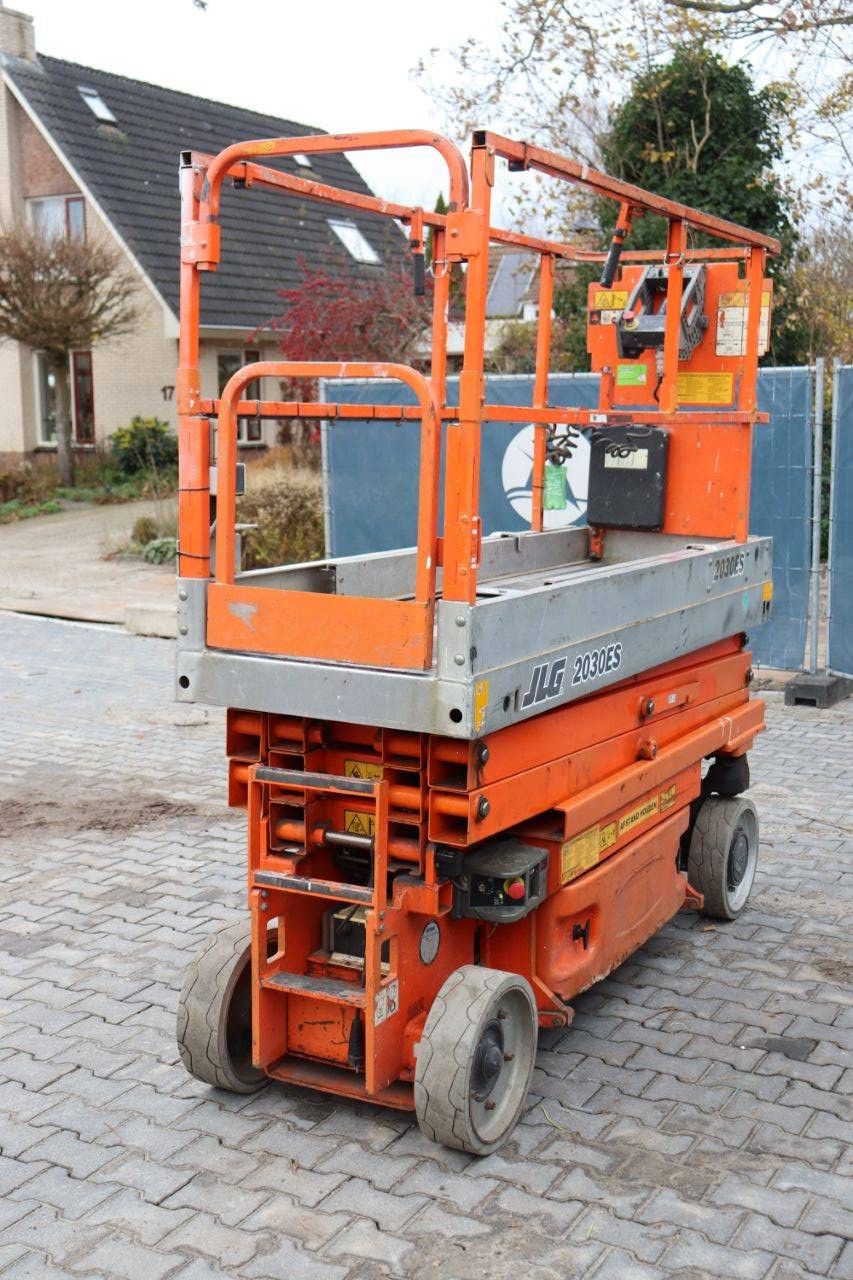 JLG 2030ES 8.1m Scissor Lift 2008 (New Battery Pack)