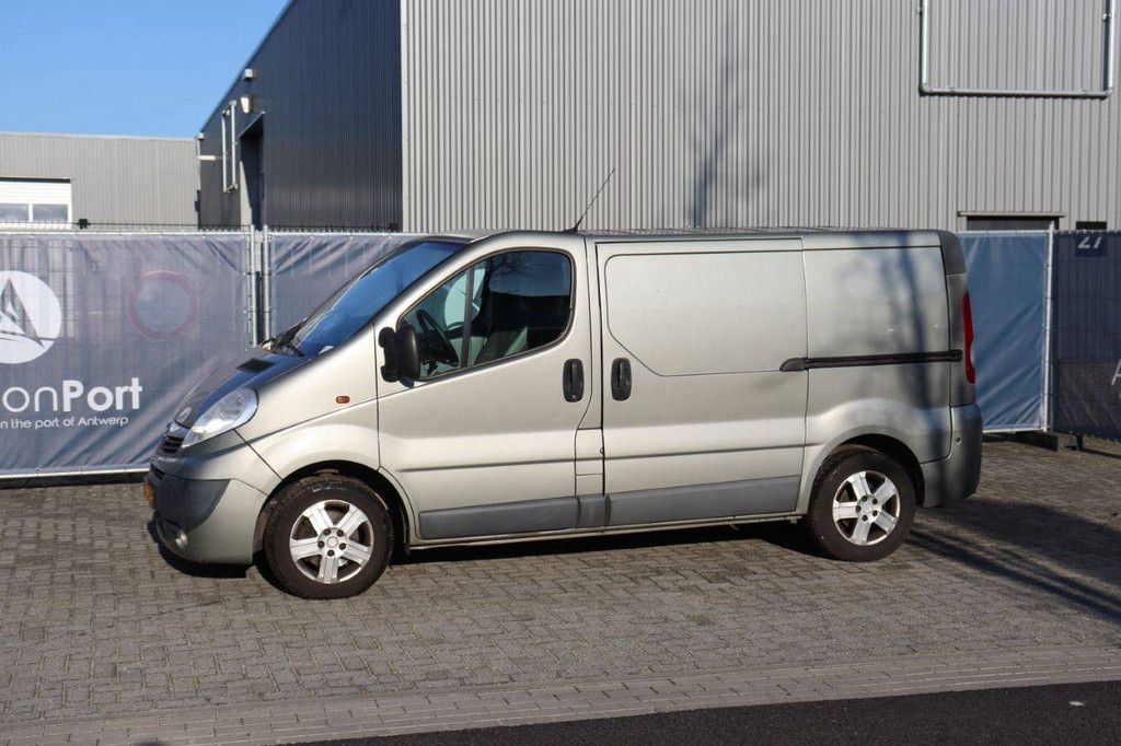 Transporter Opel VIVARO-2 2.0CDTI/66KW-E4 2.7T L1H1 Diesel 2010 (Marge)