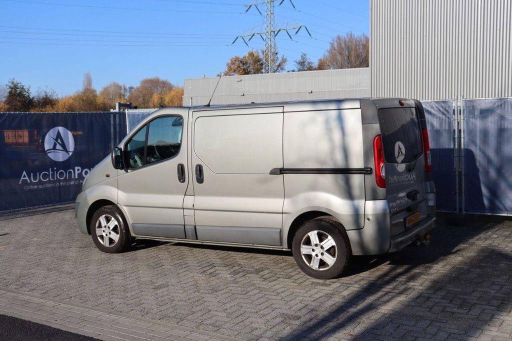 Transporter Opel VIVARO-2 2.0CDTI/66KW-E4 2.7T L1H1 Diesel 2010 (Marge)