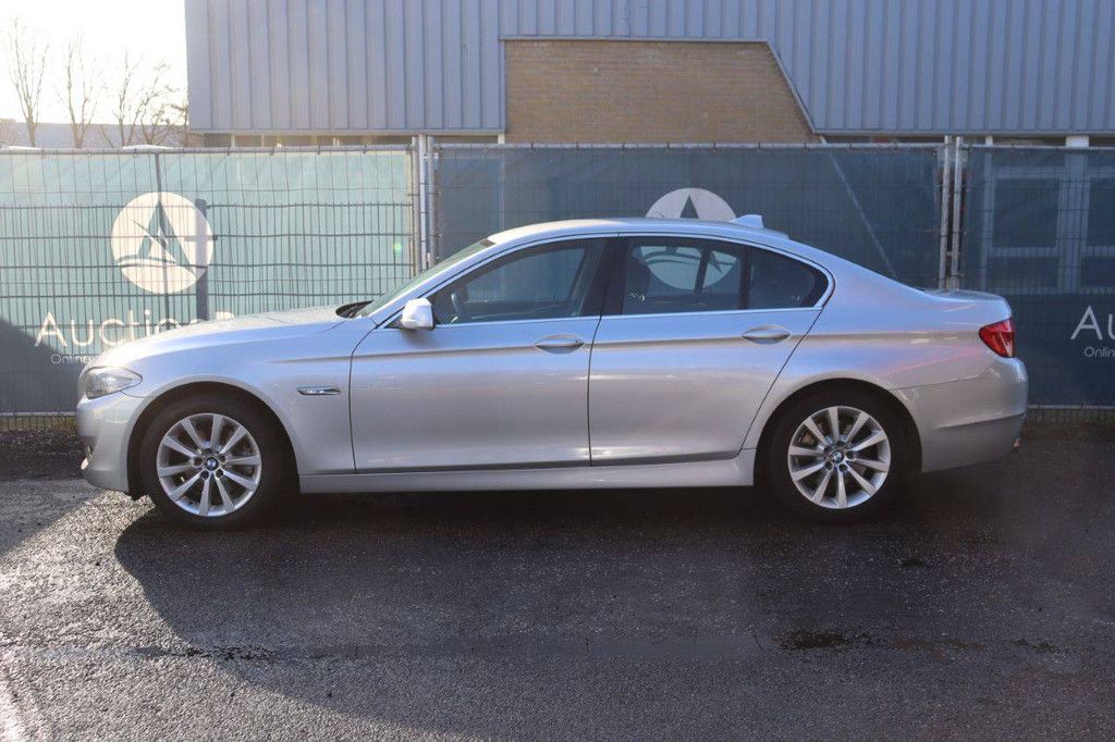 Passenger car BMW 520i Petrol 184 hp 2012 (Margin)