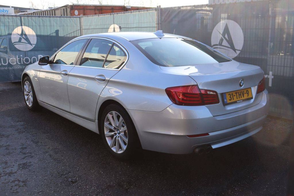 Passenger car BMW 520i Petrol 184 hp 2012 (Margin)
