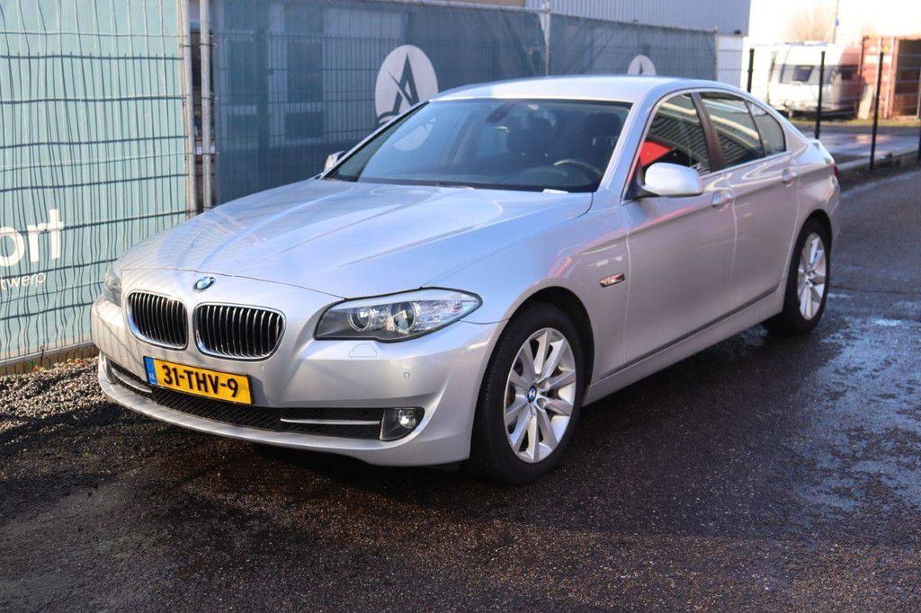 Passenger car BMW 520i Petrol 184 hp 2012 (Margin)
