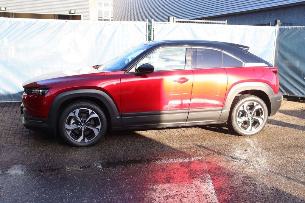 SUV Mazda MX-30 Electric + Petrol 2023