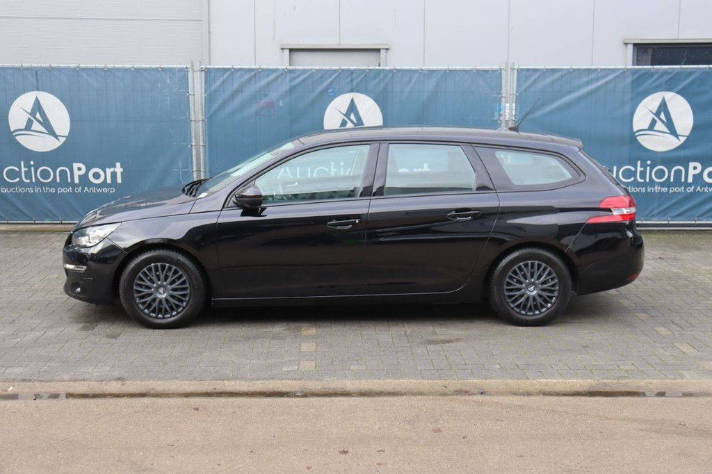 Passenger car Peugeot 308 Diesel 85kW 2016