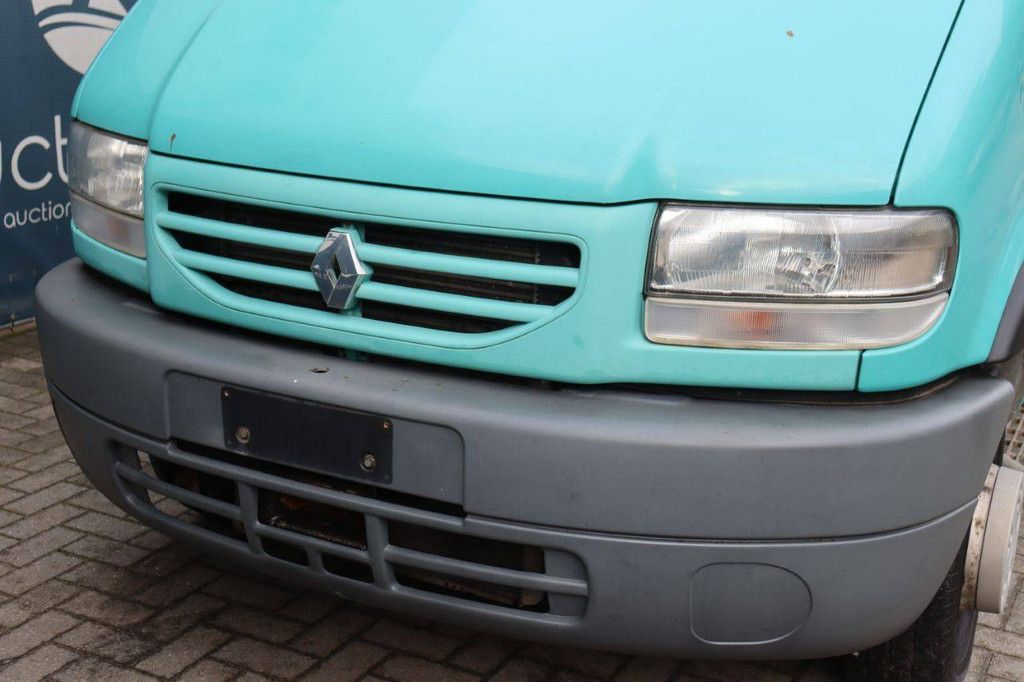 Sattelzugmaschine Renault Mascott Diesel 107 kW, Baujahr 2003, mit Noyens-Anhänger