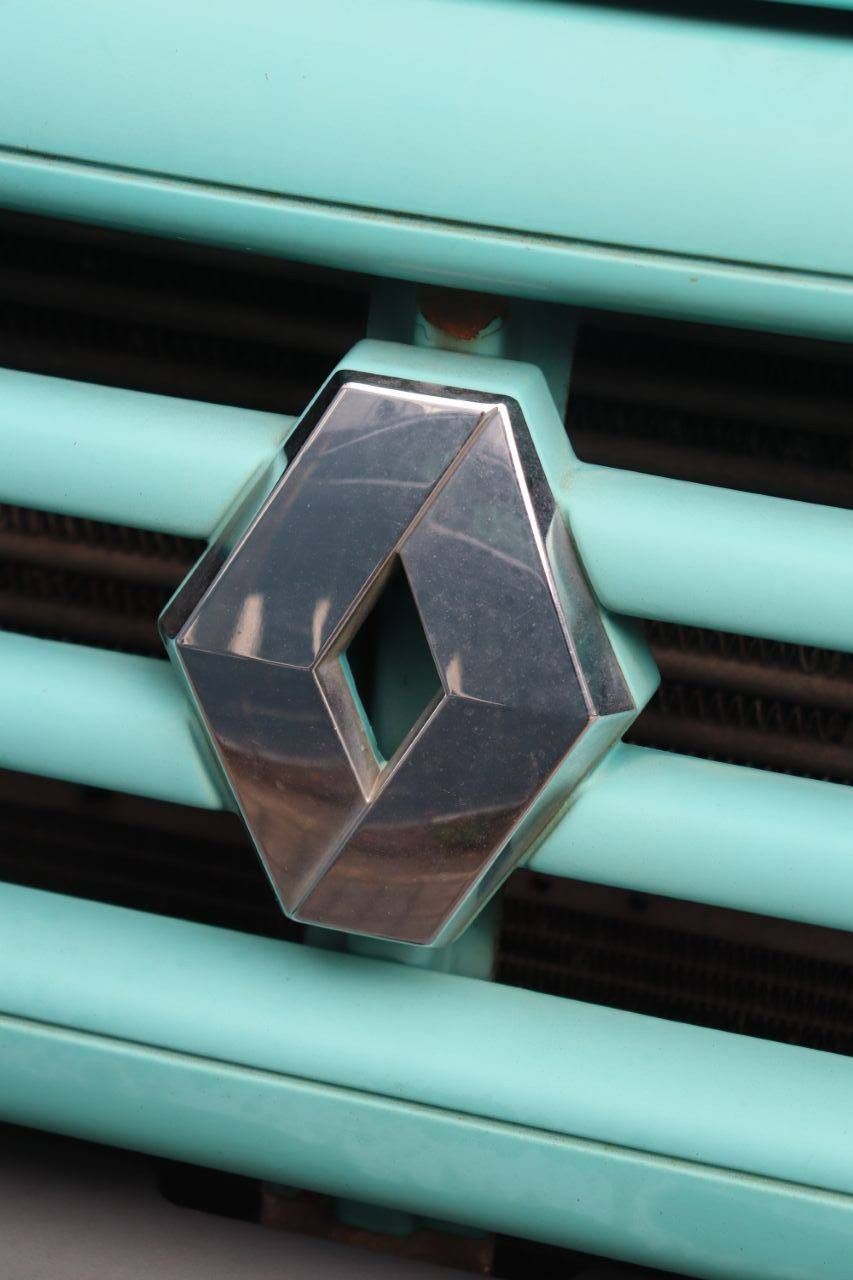 Sattelzugmaschine Renault Mascott Diesel 107 kW, Baujahr 2003, mit Noyens-Anhänger