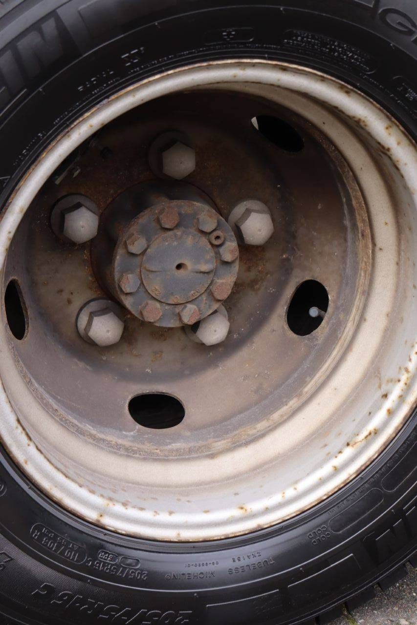 Sattelzugmaschine Renault Mascott Diesel 107 kW, Baujahr 2003, mit Noyens-Anhänger