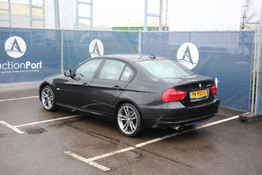 Passenger car BMW 320i High Executive Petrol 125kW 2010 (Margin)