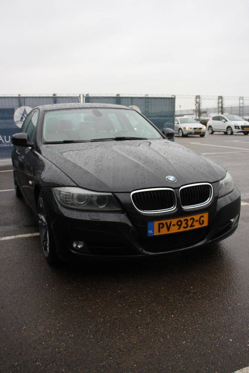Passenger car BMW 320i High Executive Petrol 125kW 2010 (Margin)