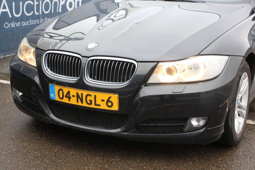 Pkw BMW 318i Business Line Benzin 105kW 2010 (Marge)