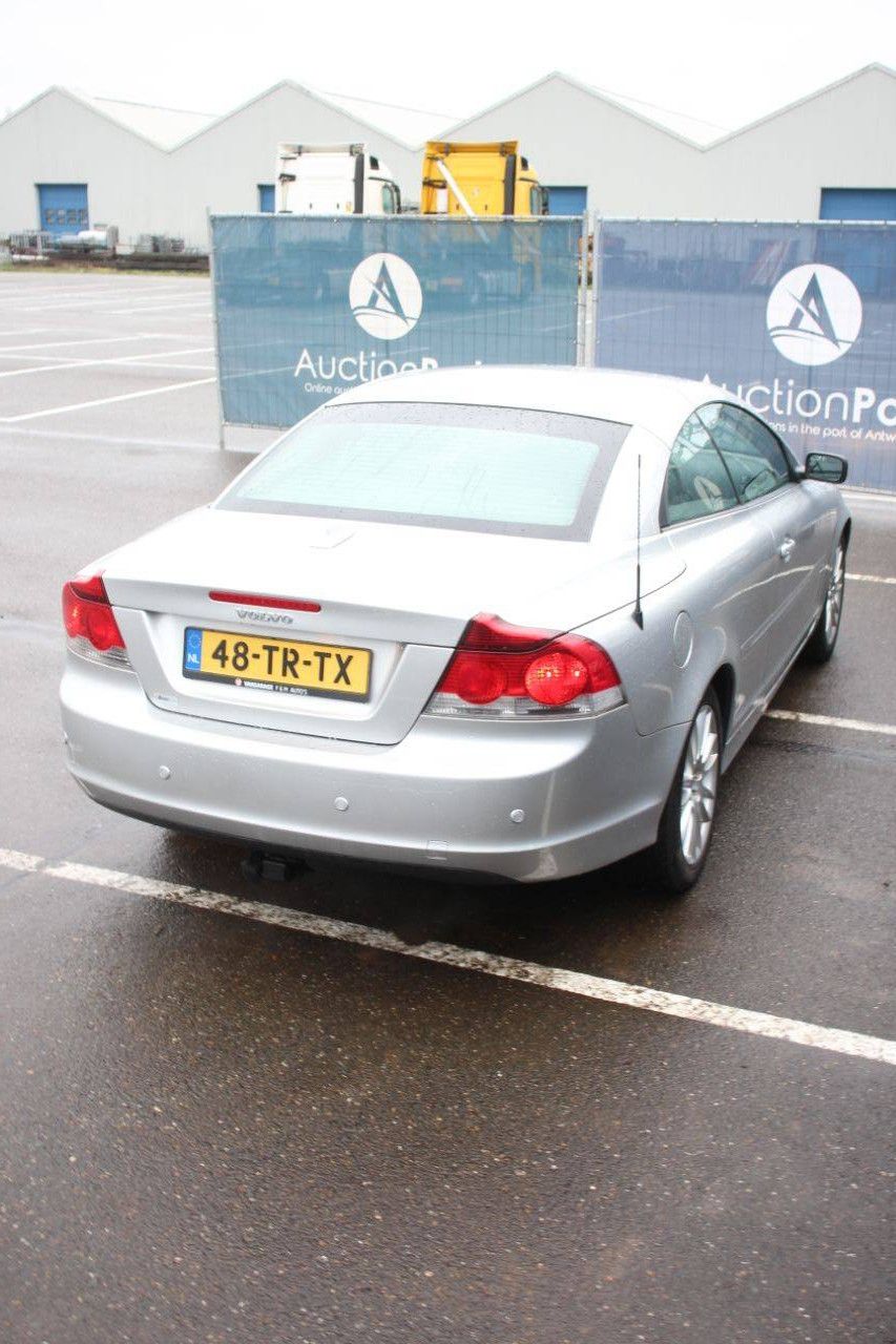 Convertible Volvo C70 Petrol 170hp 2007