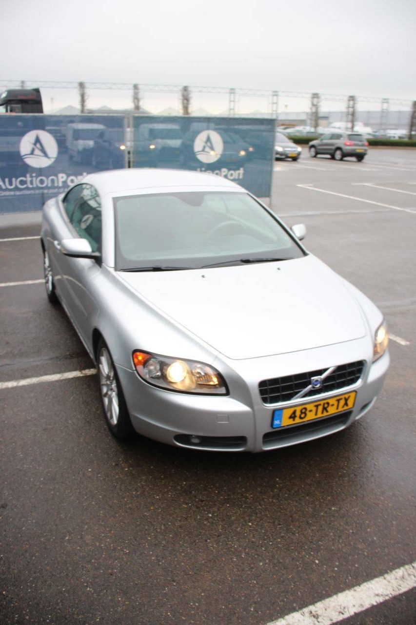 Convertible Volvo C70 Petrol 170hp 2007
