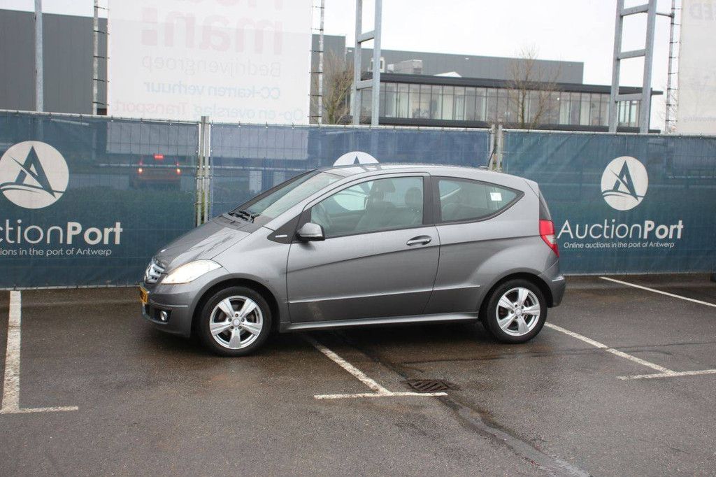 Pkw Mercedes-Benz A 160 Benzin 95 PS 2010