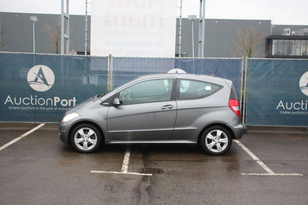 Pkw Mercedes-Benz A 160 Benzin 95 PS 2010