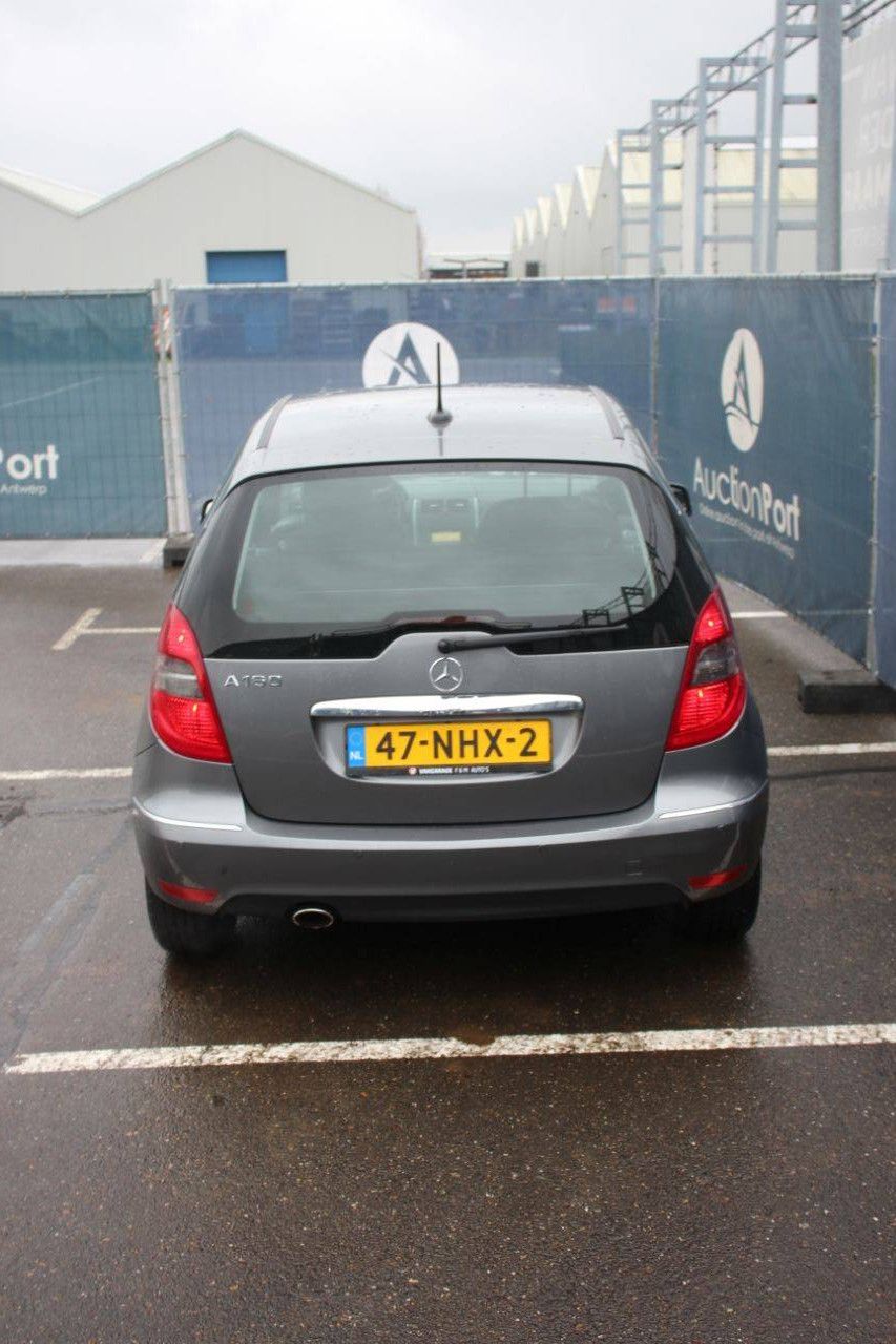 Pkw Mercedes-Benz A 160 Benzin 95 PS 2010