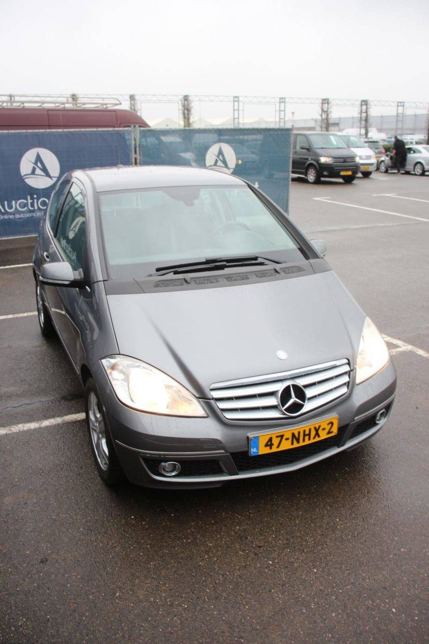 Pkw Mercedes-Benz A 160 Benzin 95 PS 2010