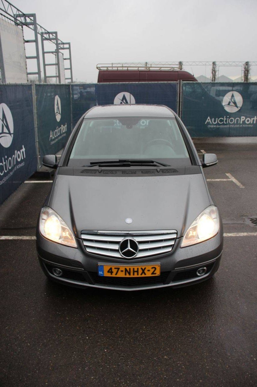 Pkw Mercedes-Benz A 160 Benzin 95 PS 2010