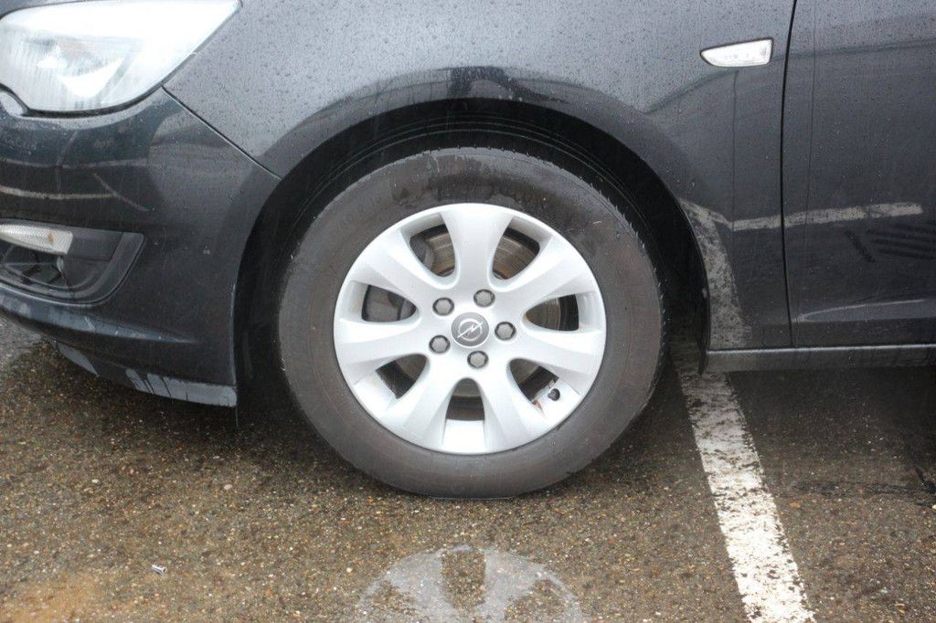 Station wagon Opel ASTRA Diesel 110 hp 2015