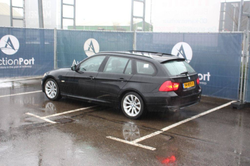 Station wagon BMW 318I Petrol 136 hp 2011