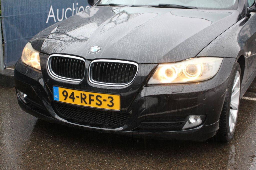 Station wagon BMW 318I Petrol 136 hp 2011
