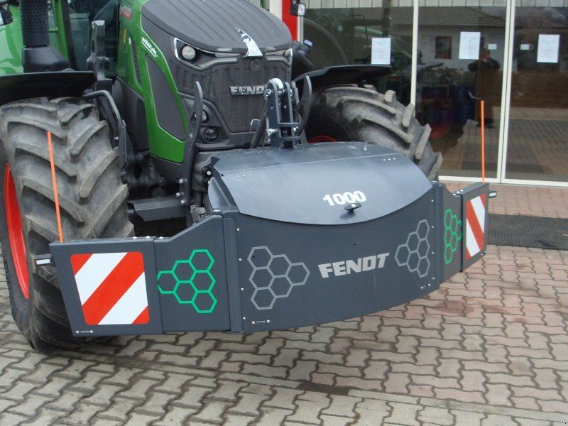 1000 kg mit Stoßstange und Werkzeug