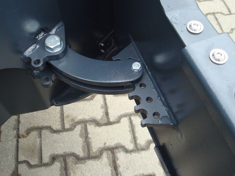 1000 kg mit Stoßstange und Werkzeug