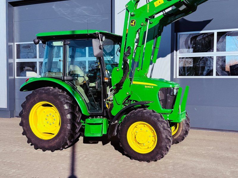 John Deere 5050 E