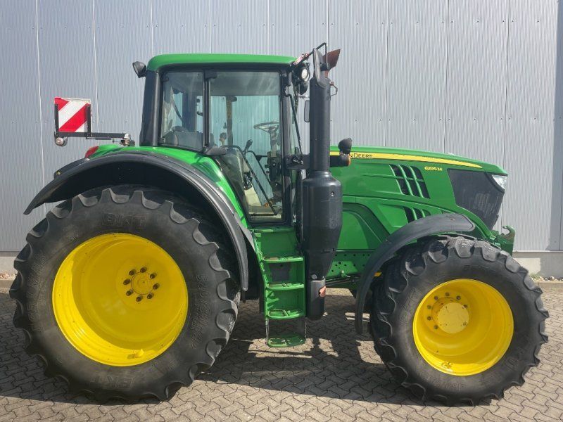 John Deere 6195M