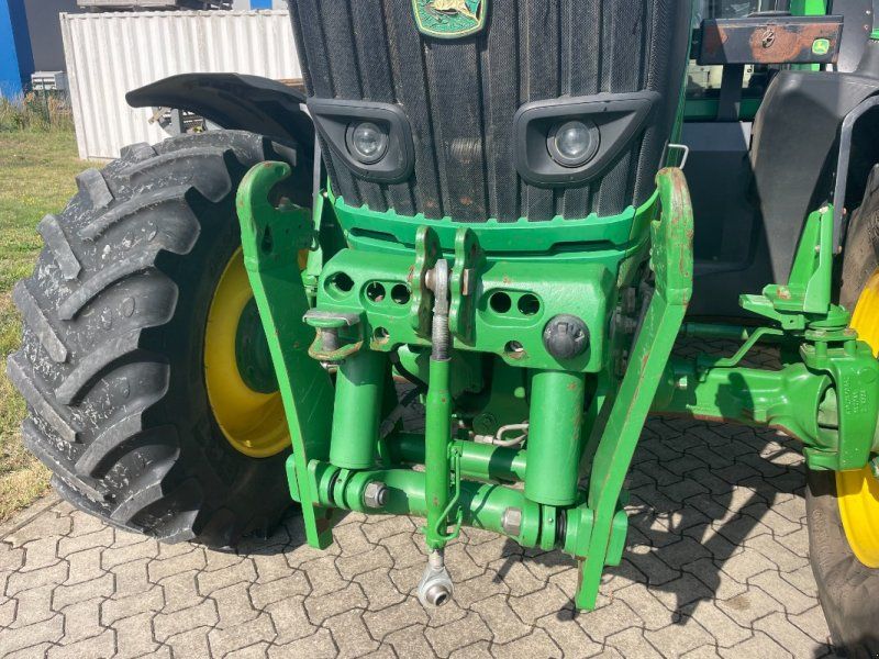 John Deere 6195M