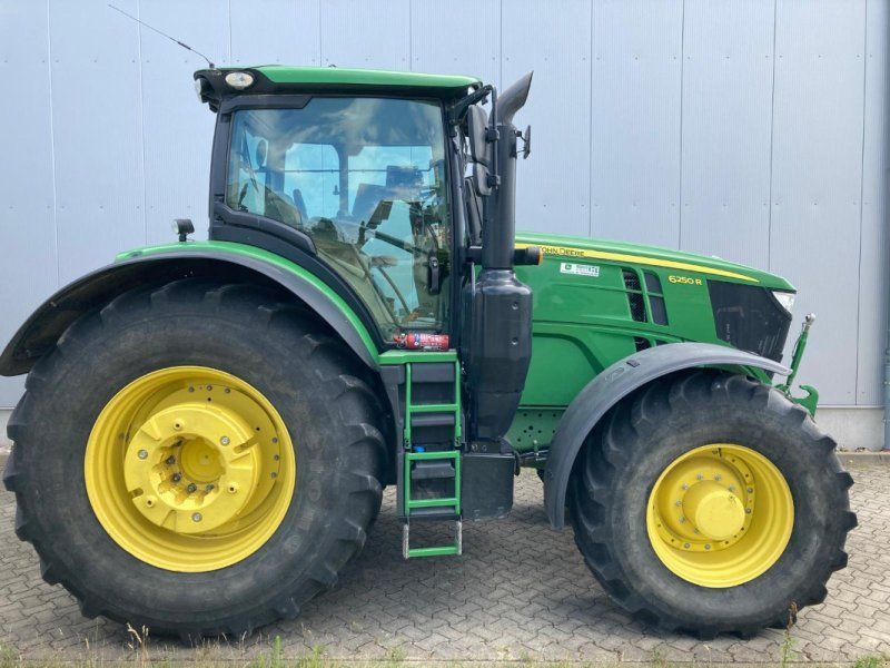 John Deere 6250R