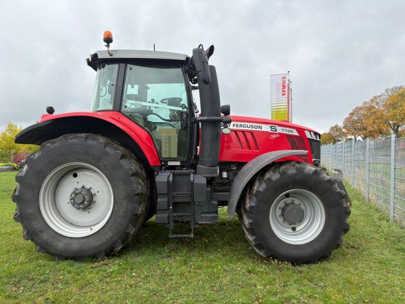 Massey Ferguson 7726S