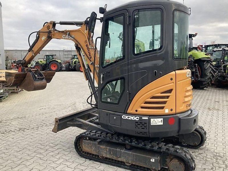 Case CX 26C