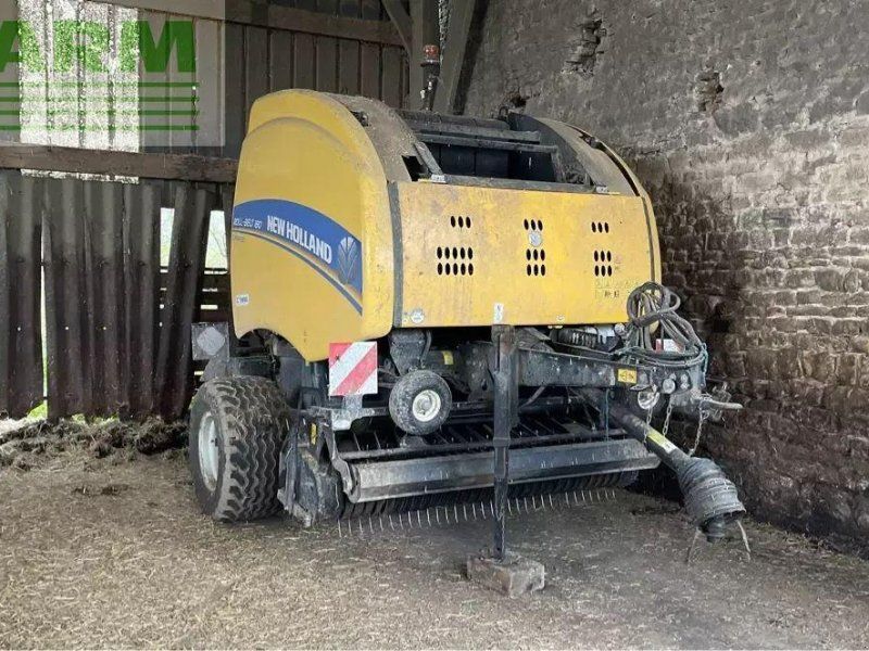 New Holland roll-belt 180 superfeed